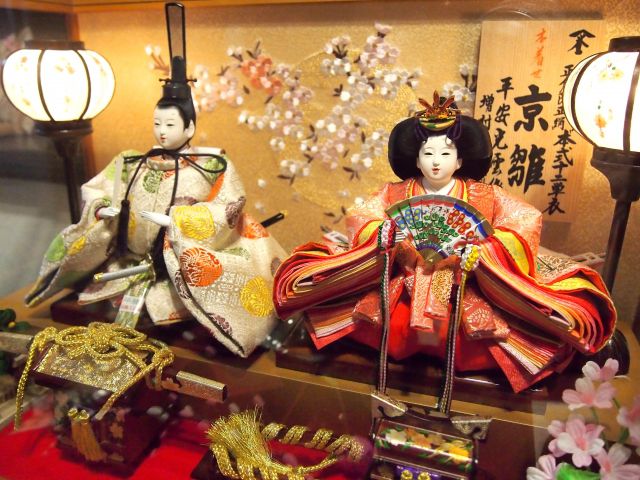 ひな人形