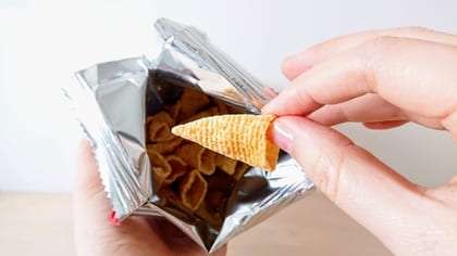 お菓子がやめられない理由と、無理なく食べすぎを防ぐ対処法